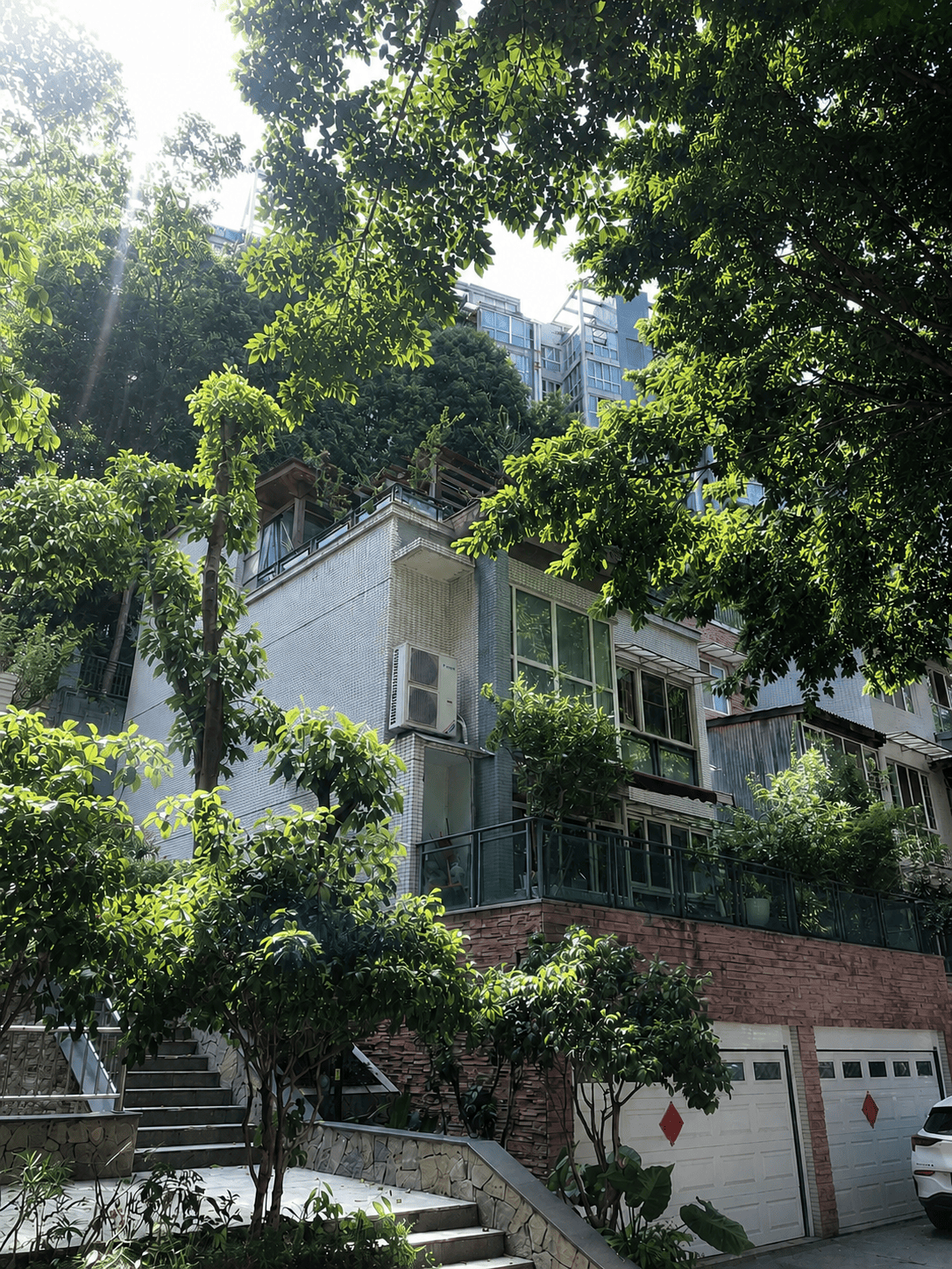 和平岛居岁月从容升级：小小岛老别墅加装蒂升悦行款电梯